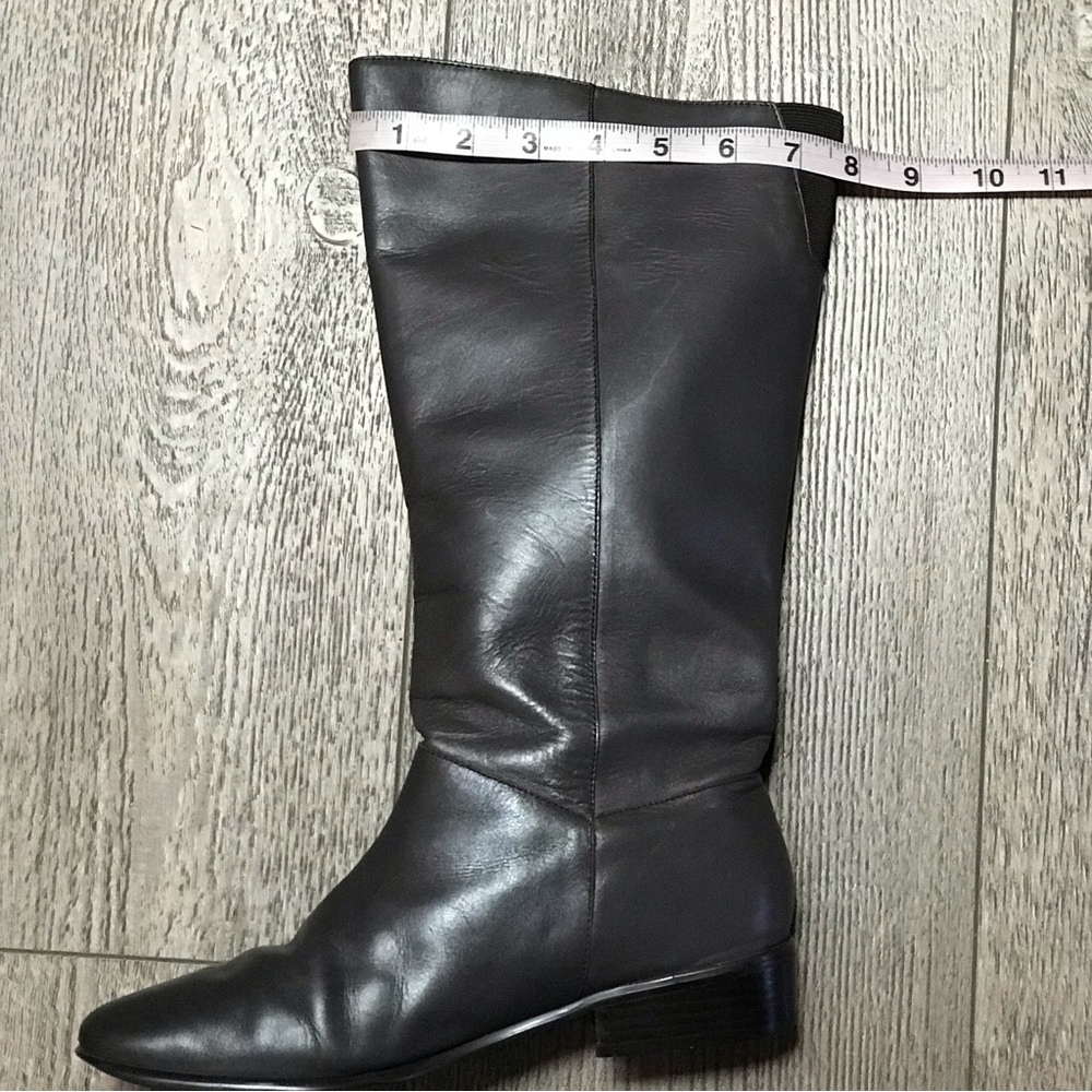 St. John’s Bay Leather Tall Taupe Boots Size 9 - Picture 7 of 8